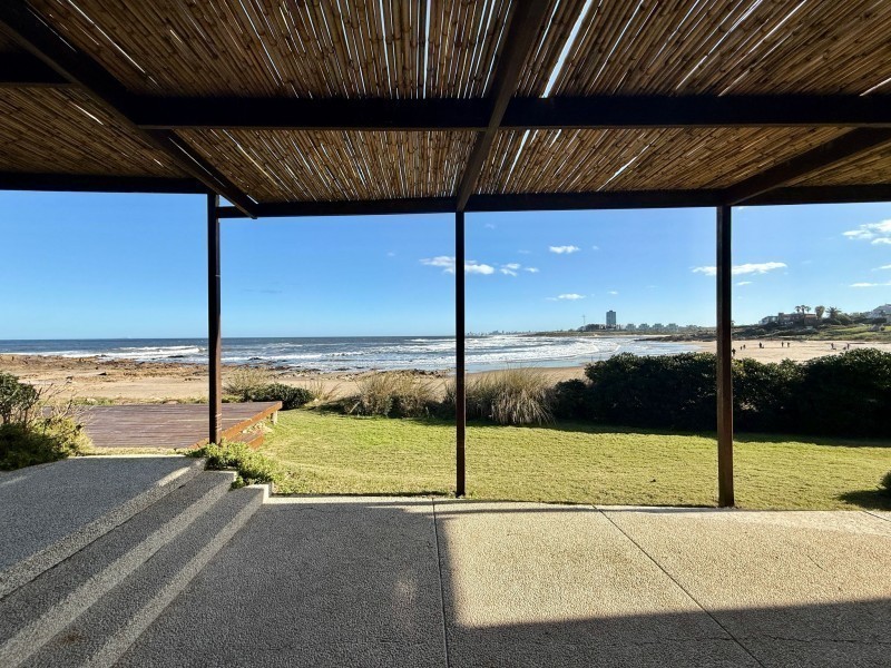 Casa en alquiler sobre la playa en La Posta del Cangrejo